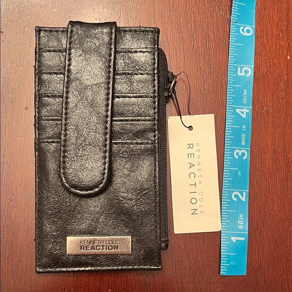 Kenneth Cole Reaction Black Card Wallet with Zip Pocket